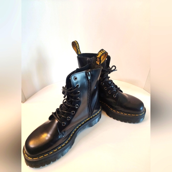 Dr. Martens Black Leather Boots for Men - Picture 9 of 16